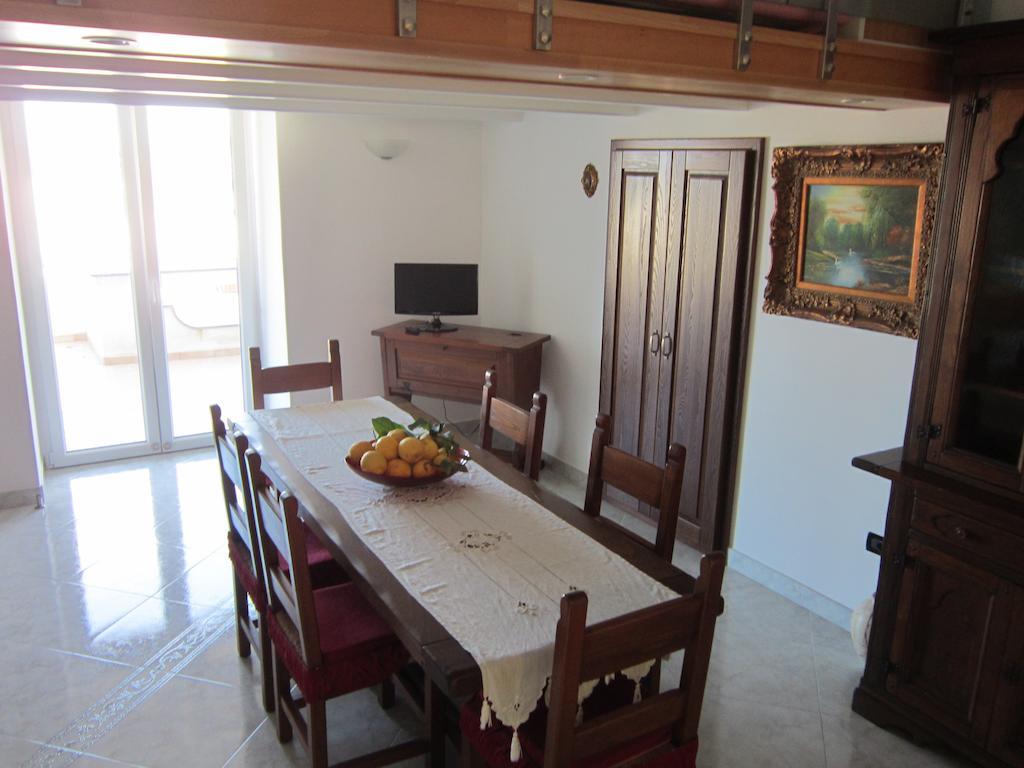 Villa Flora Ísquia Quarto foto