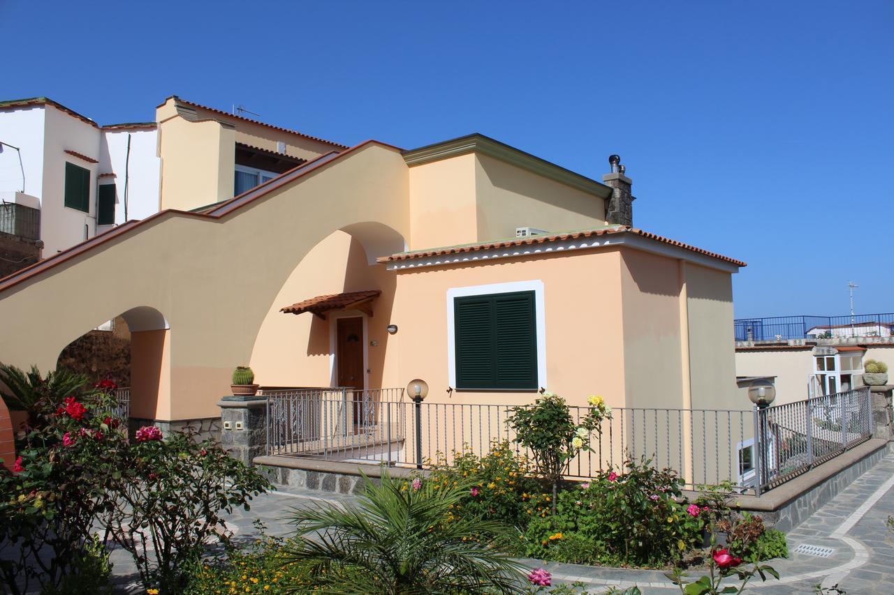 Villa Flora Ísquia Exterior foto